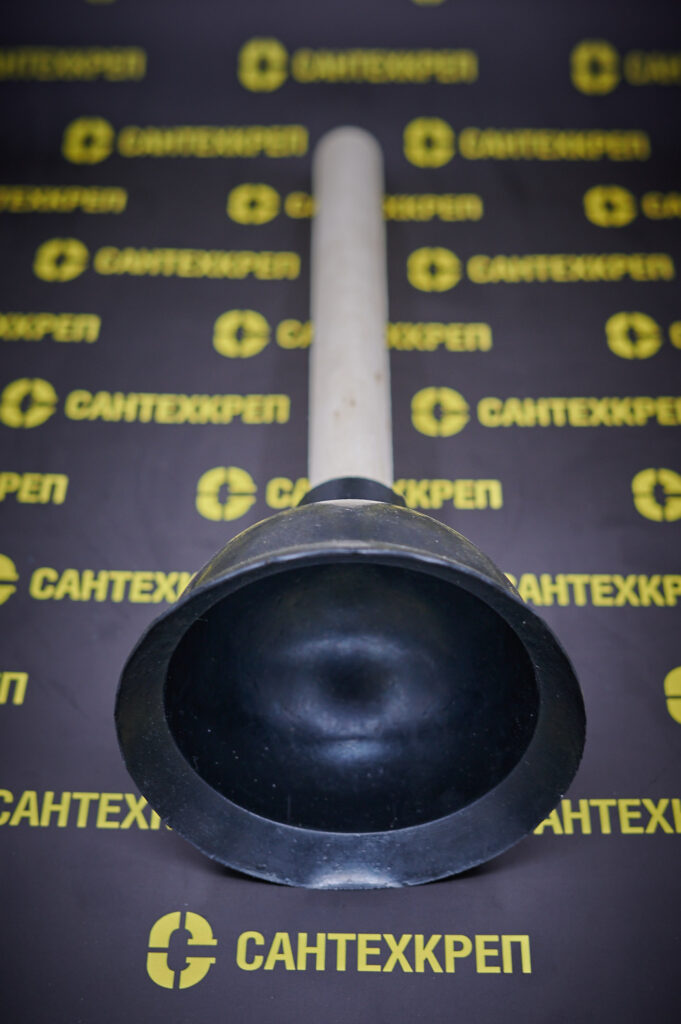 Вантуз малый 110 мм с деревянной ручкой
